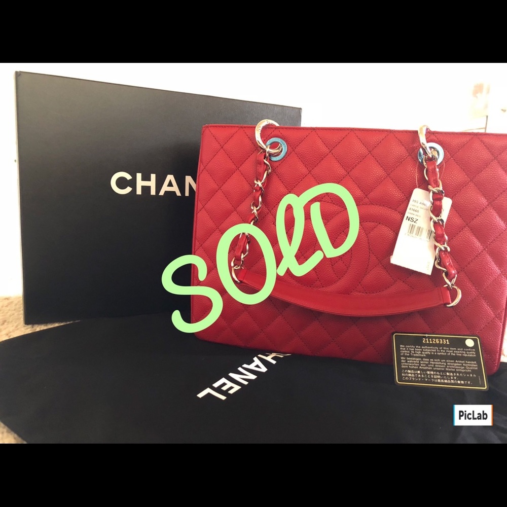 Chanel Grand shopping tote in red